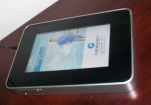 廠家熱銷創業興鼎7寸小巧于數碼相框型廣告機_傳媒、廣電_世界工廠網中國產品信息庫