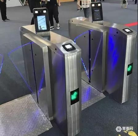 展會人臉識別門禁一體機 以云棲大會相框機配置為例